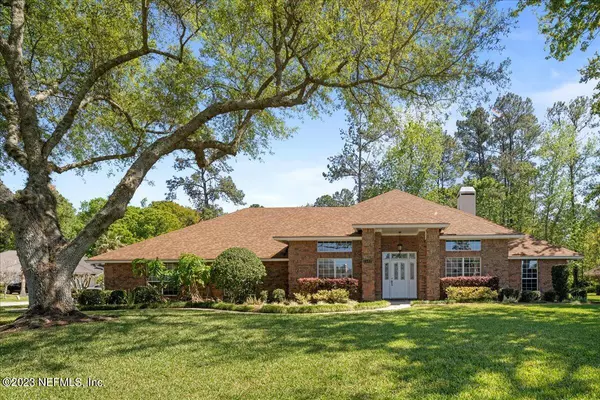2487 COUNTRY CLUB BLVD, Orange Park, FL 32073