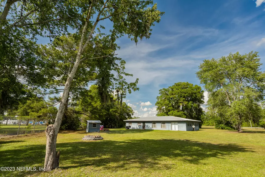 22186 NE COUNTY ROAD 200B, Lawtey, FL 32058