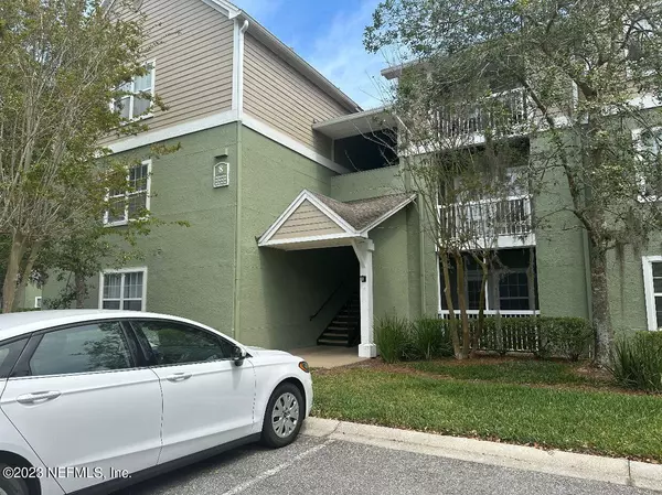 7701 TIMBERLIN PARK BLVD #813, Jacksonville, FL 32256