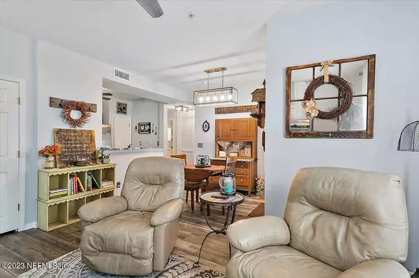 Orange Park, FL 32065,575 OAKLEAF PLANTATION Pkwy #305