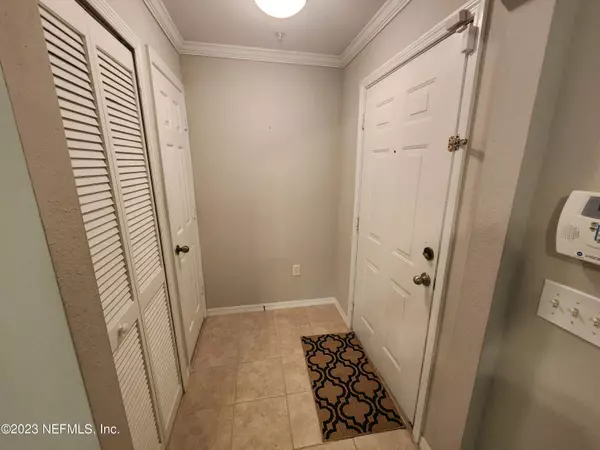 Jacksonville, FL 32256,7800 POINT MEADOWS DR #836