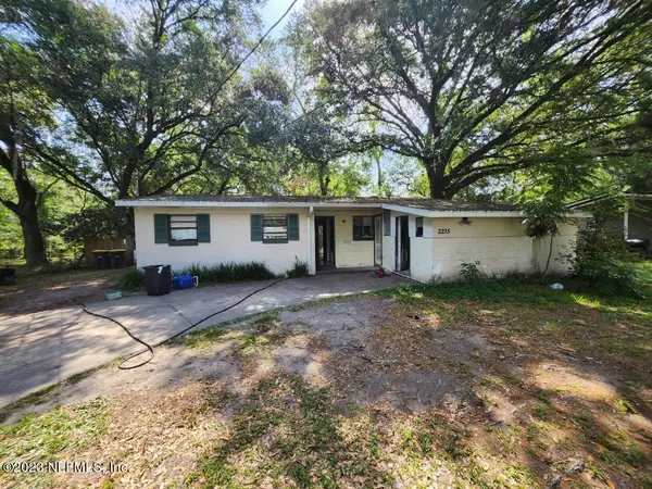 2235 LOOKING GLASS LN, Jacksonville, FL 32210