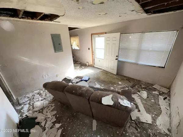 Jacksonville Beach, FL 32250,433 11TH ST S