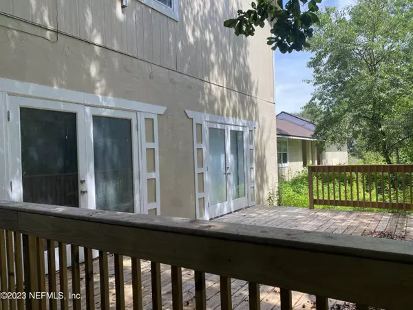 Interlachen, FL 32148,114 MAINE AVE