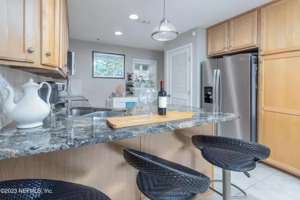 Jacksonville Beach, FL 32250,201 10TH AVE N #304