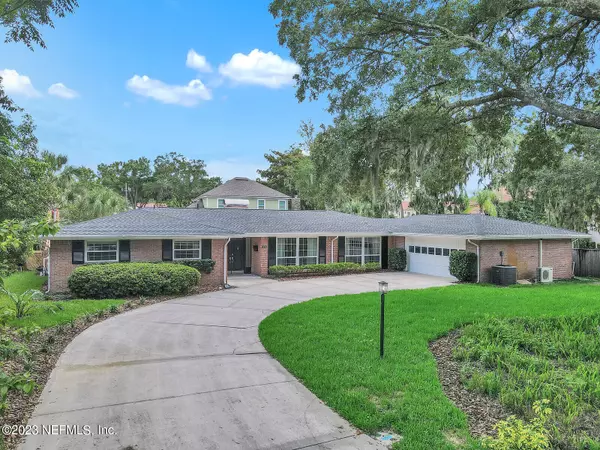 Jacksonville, FL 32207,910 ORIENTAL GARDENS RD