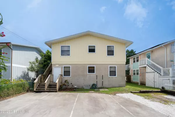 209 9TH ST, St Augustine, FL 32080