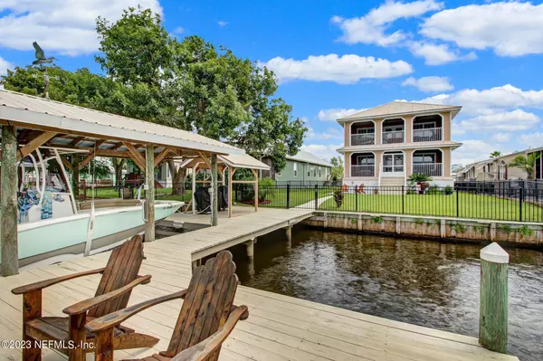 208 SPORTSMAN DR, Welaka, FL 32193