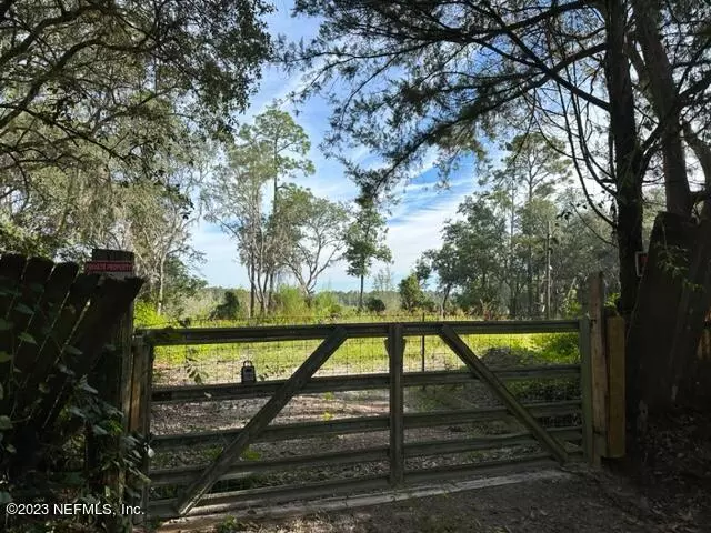 Satsuma, FL 32189,224 IVANHOE DR