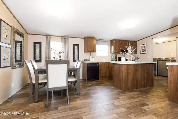 Satsuma, FL 32189,113 PALMLAND AVE