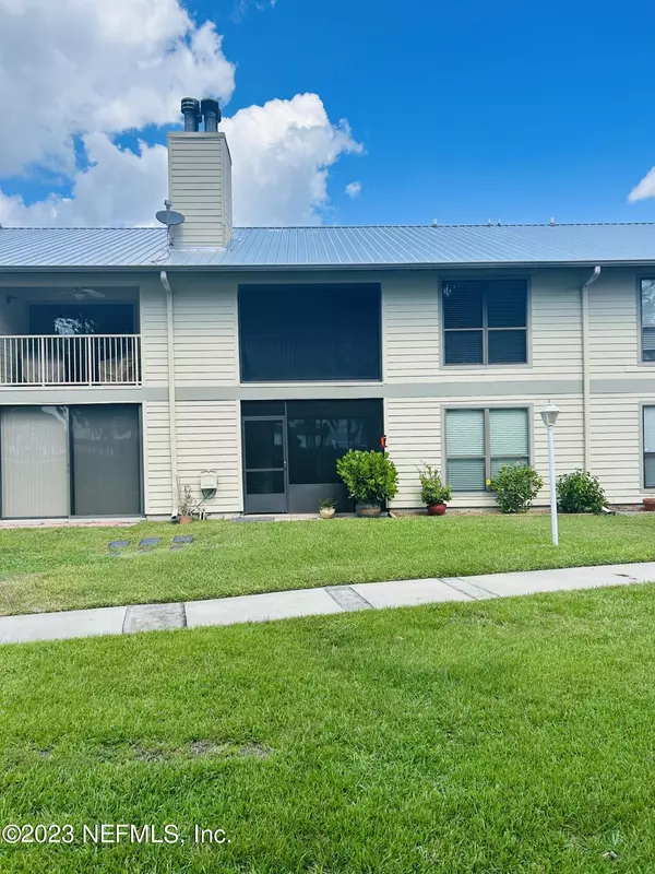 East Palatka, FL 32131,222 HIAWATHA CT