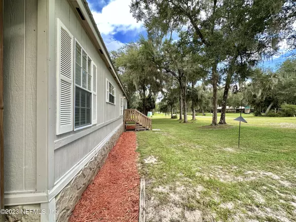 San Mateo, FL 32187,104 FERN WAY