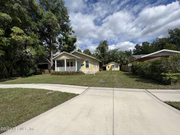 4329 LAKESIDE DR, Jacksonville, FL 32210