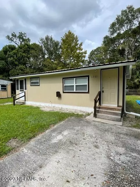 Starke, FL 32091,1203 LARRY ST