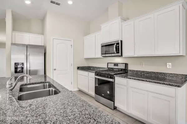 Yulee, FL 32097,86215 BUGGY CT