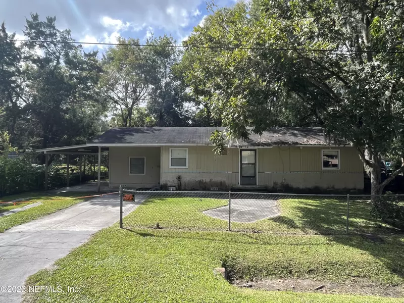 1204 E LARRY ST, Starke, FL 32091