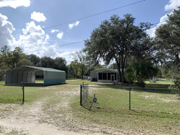 Interlachen, FL 32148,155 POPLAR DR