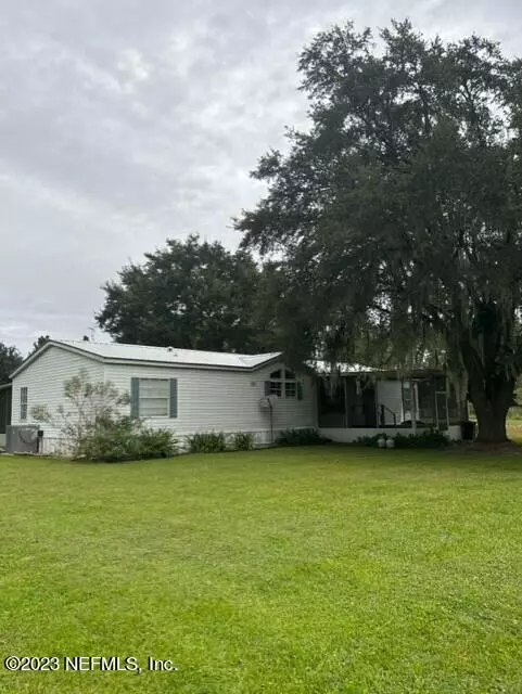 100 ROSIE LN, East Palatka, FL 32131