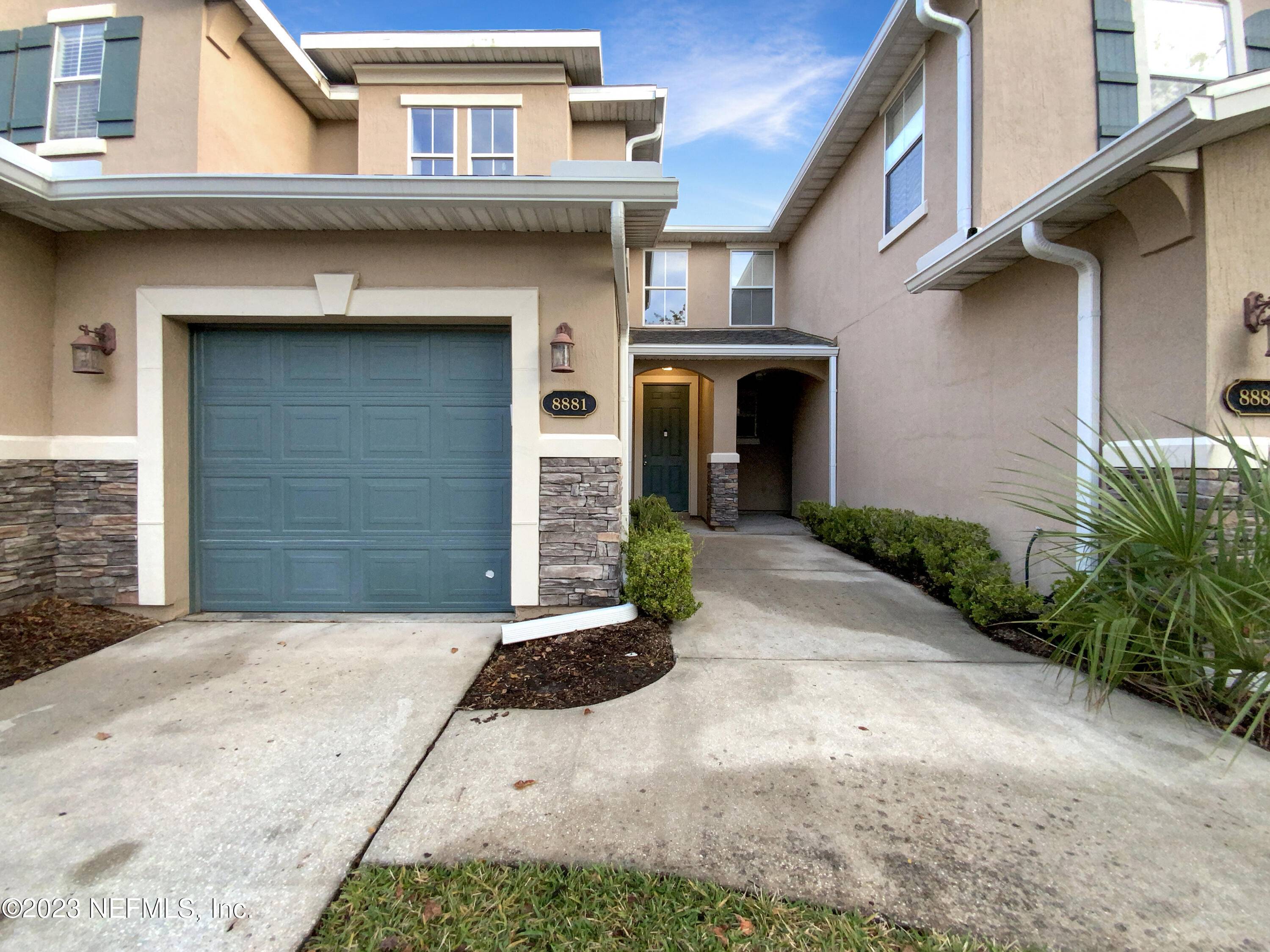 8881 GRASSY BLUFF DR, Jacksonville, FL 32216