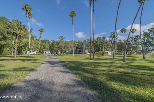 24429 RIVER RD,  Astor,  FL 32102