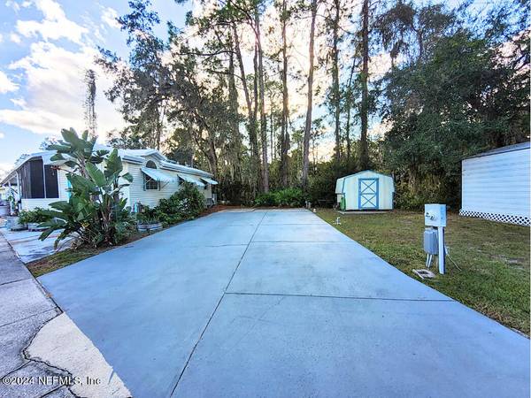 1074 FRONT #102 ST,  Welaka,  FL 32193