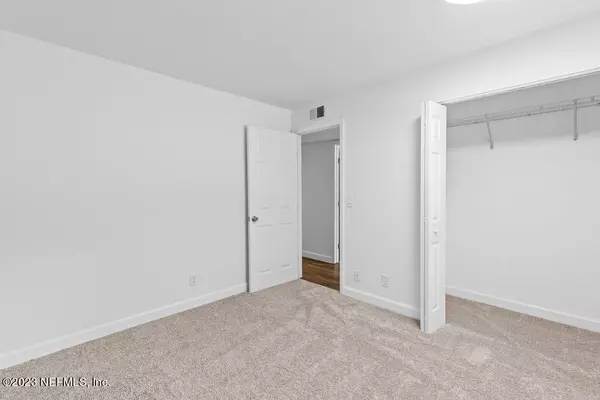 Jacksonville, FL 32217,3918 LA MIRADA DR #7