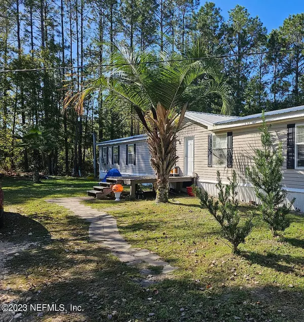 25712 N 301 HWY, Lawtey, FL 32058