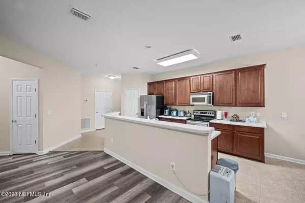 Jacksonville, FL 32224,13364 BEACH BLVD #108