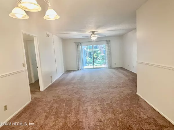 Jacksonville, FL 32217,4915 BAYMEADOWS RD #10A