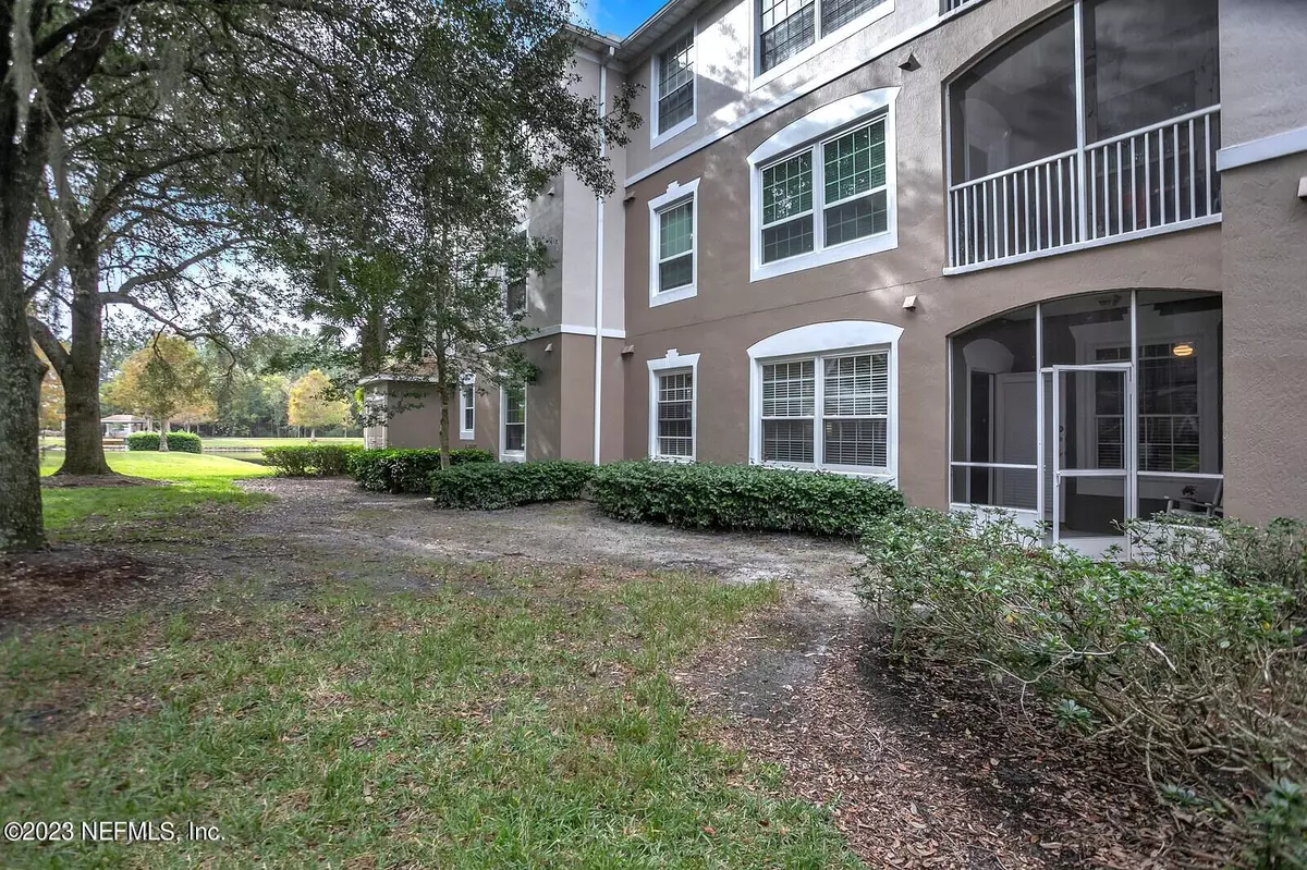 Jacksonville, FL 32256,10550 BAYMEADOWS RD #317