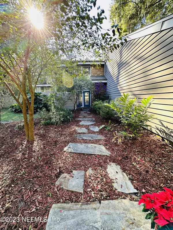 St Johns, FL 32259,1116 NATURES HAMMOCK RD N