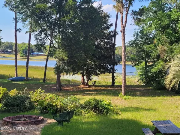 150 RIDGE LAKE RD, Pomona Park, FL 32181