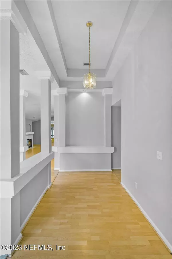 Jacksonville, FL 32224,2369 COMPANION CIR E