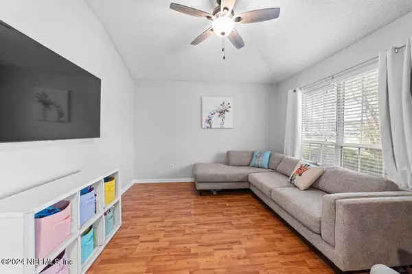 Jacksonville, FL 32225,401 CASHEROS COVE DR