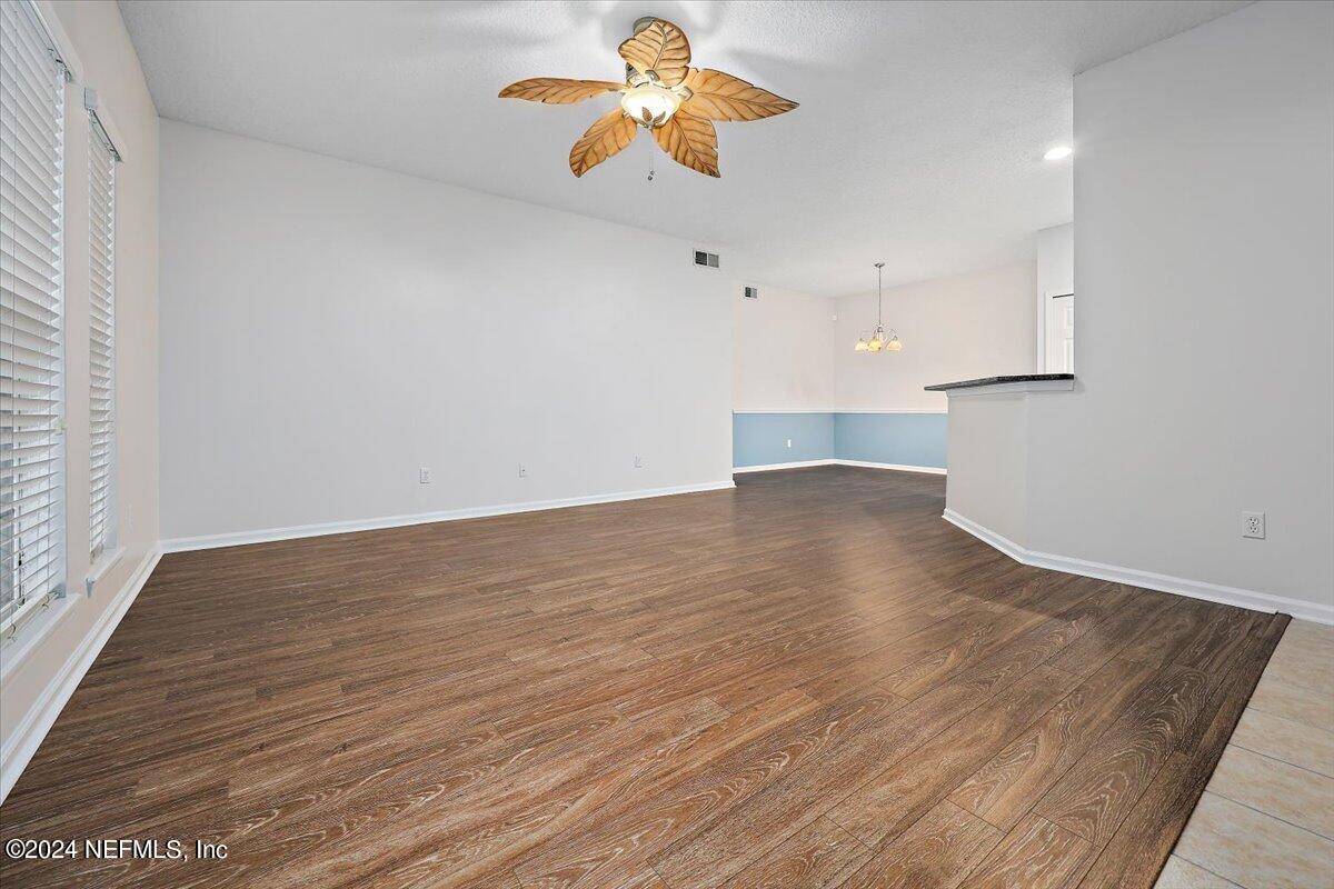 Jacksonville Beach, FL 32250,221 JARDIN DE MER PL #221