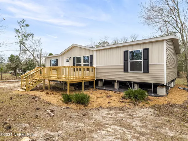 122 W CEDAR CT,  Hawthorne,  FL 32640