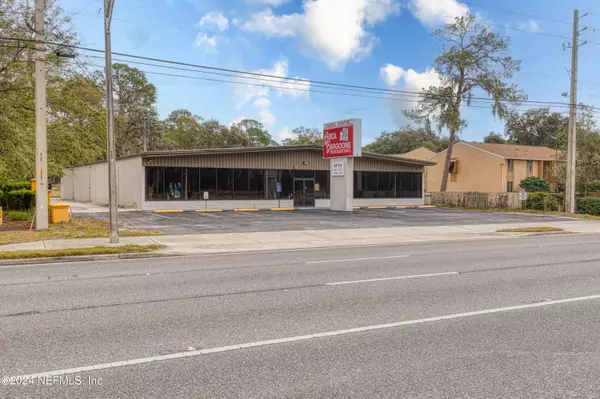 Jacksonville, FL 32244,5953 ROOSEVELT BLVD
