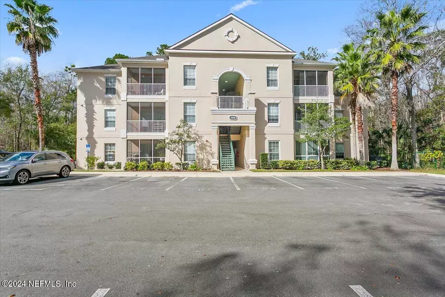 8601 BEACH BLVD #208, Jacksonville, FL 32216