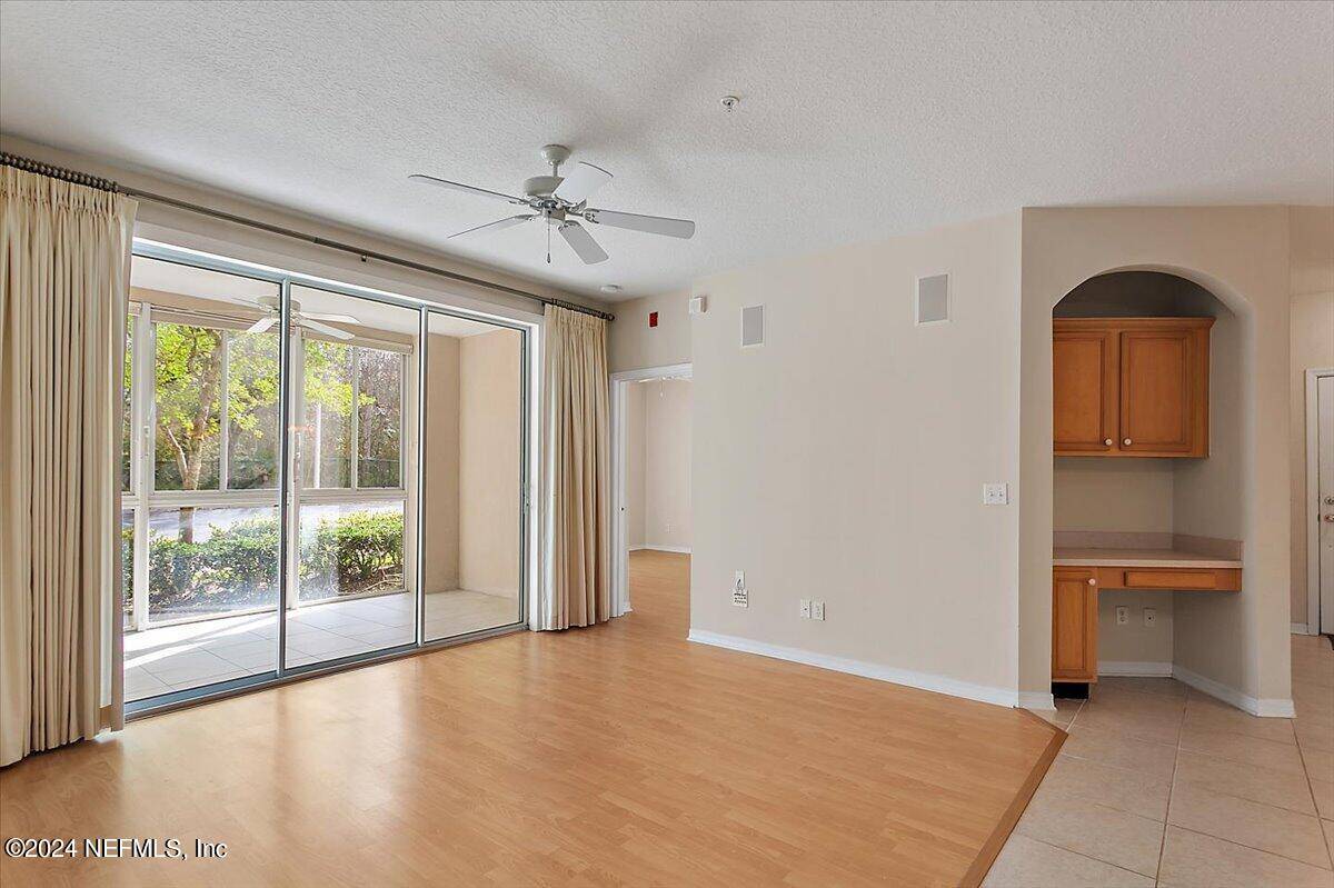 Jacksonville, FL 32216,8601 BEACH BLVD #201