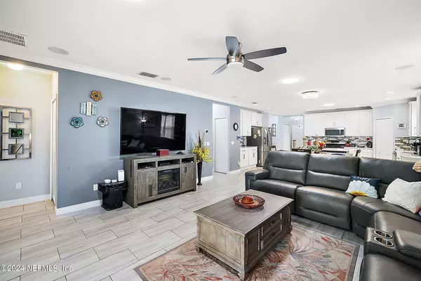 Tavares, FL 32778,2334 NORWOOD PL