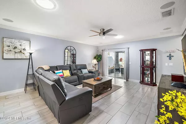 Tavares, FL 32778,2334 NORWOOD PL