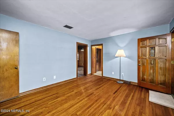 East Palatka, FL 32131,107 WALTON RD