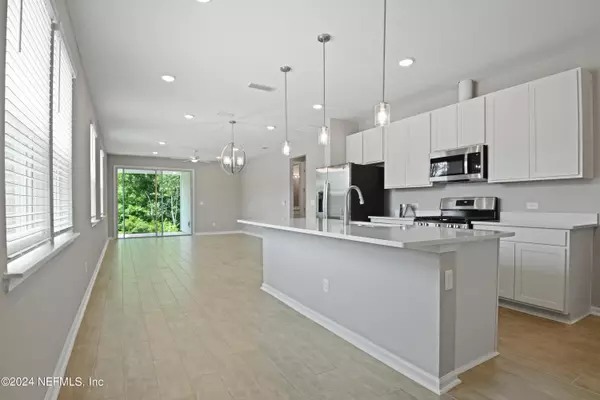 Jacksonville, FL 32220,858 CEDAR SLOUGH DR