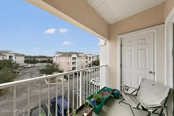 Jacksonville, FL 32256,4911 KEY LIME DR #303