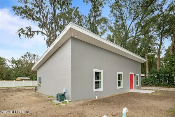 Palatka, FL 32177,219 HALSEY ST
