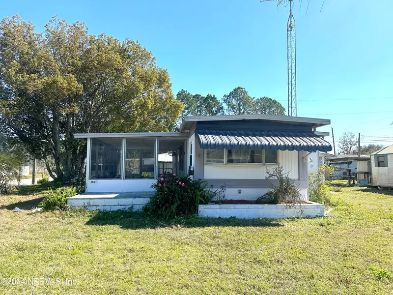 100 GOLF COURSE ST, Crescent City, FL 32112