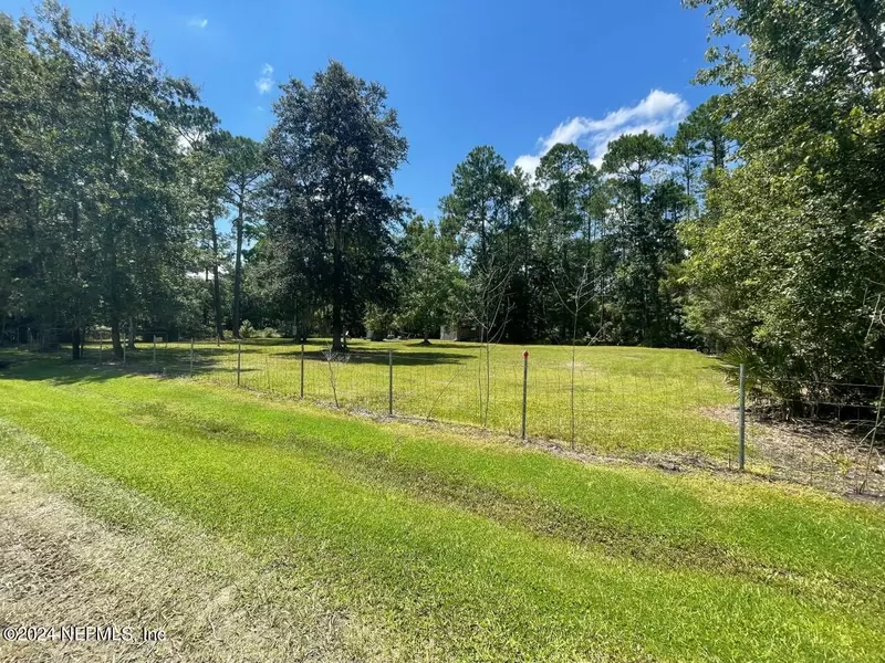 111 & 113 ISLANDER LN, Satsuma, FL 32189