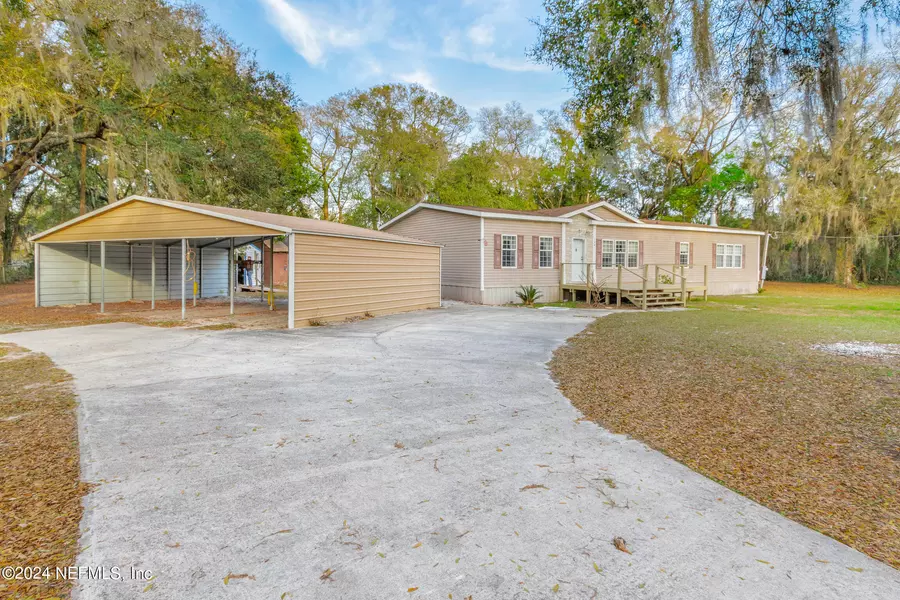 100 BETSY ROSS PL, Satsuma, FL 32189