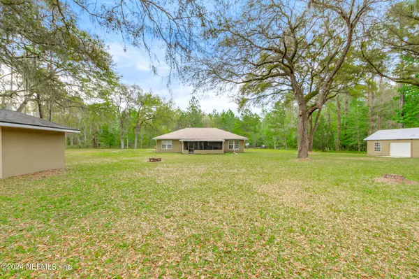 East Palatka, FL 32131,141 PINE TREE RD