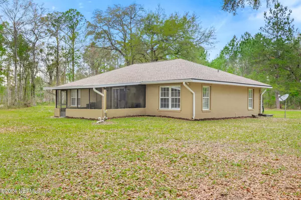 East Palatka, FL 32131,141 PINE TREE RD